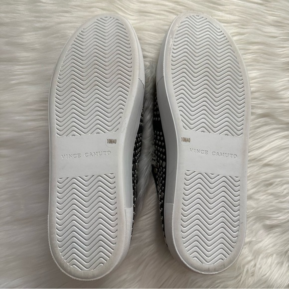 Vince Camuto Kindra Silver Tone Metal Studded Black White Sneakers Size 10 - Picture 12 of 12